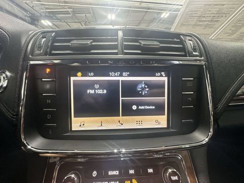 Used 2017 Lincoln Continental Select FWD image 24