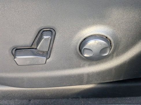 Used 2022 Jeep Cherokee Latitude Lux w/ Mopar Interior Package image 17