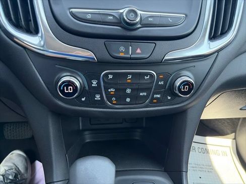 Used 2024 Chevrolet Equinox LT FWD image 23