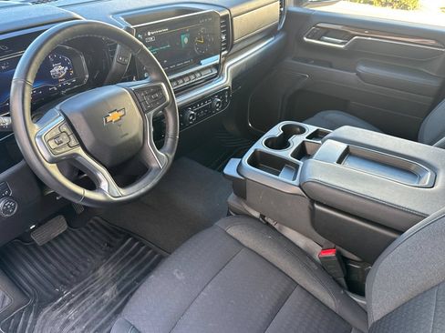 Used 2025 Chevrolet Silverado 2500 LT w/ Convenience Package AWD/4WD image 10