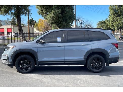 Certified 2022 Honda Pilot TrailSport image 2