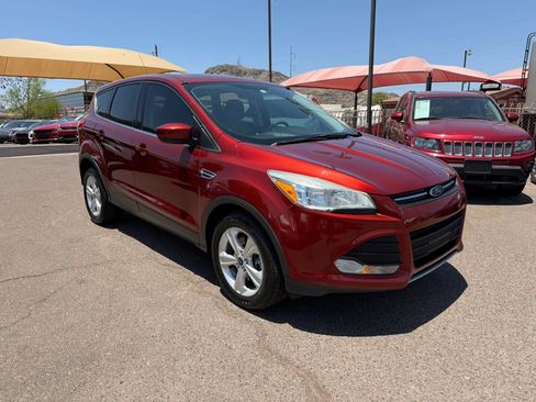 Used 2016 Ford Escape SE FWD image 3