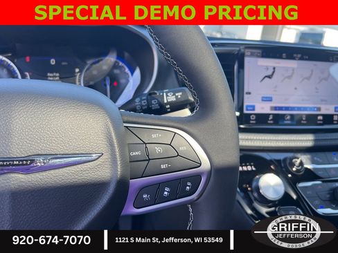 New 2026 Chrysler Pacifica Select image 28