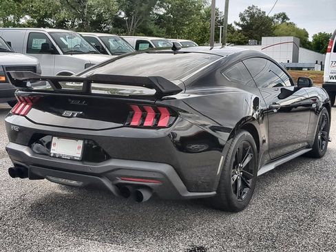 Used 2025 Ford Mustang GT RWD image 8