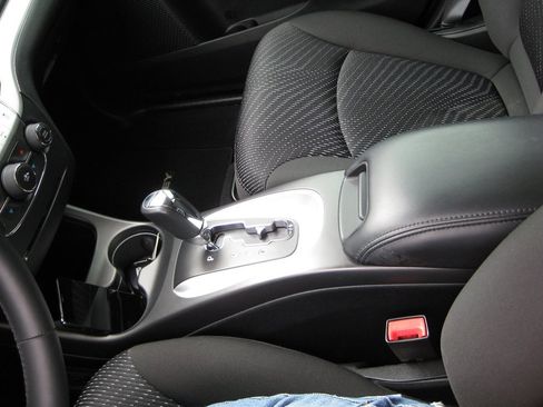 Used 2016 Dodge Journey SE w/ Flexible Seating Group image 22