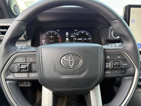 Used 2025 Toyota 4Runner Trailhunter AWD/4WD image 17