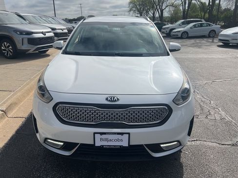 Used 2017 Kia Niro FWD image 9