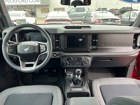 Certified 2022 Ford Bronco Base image 8