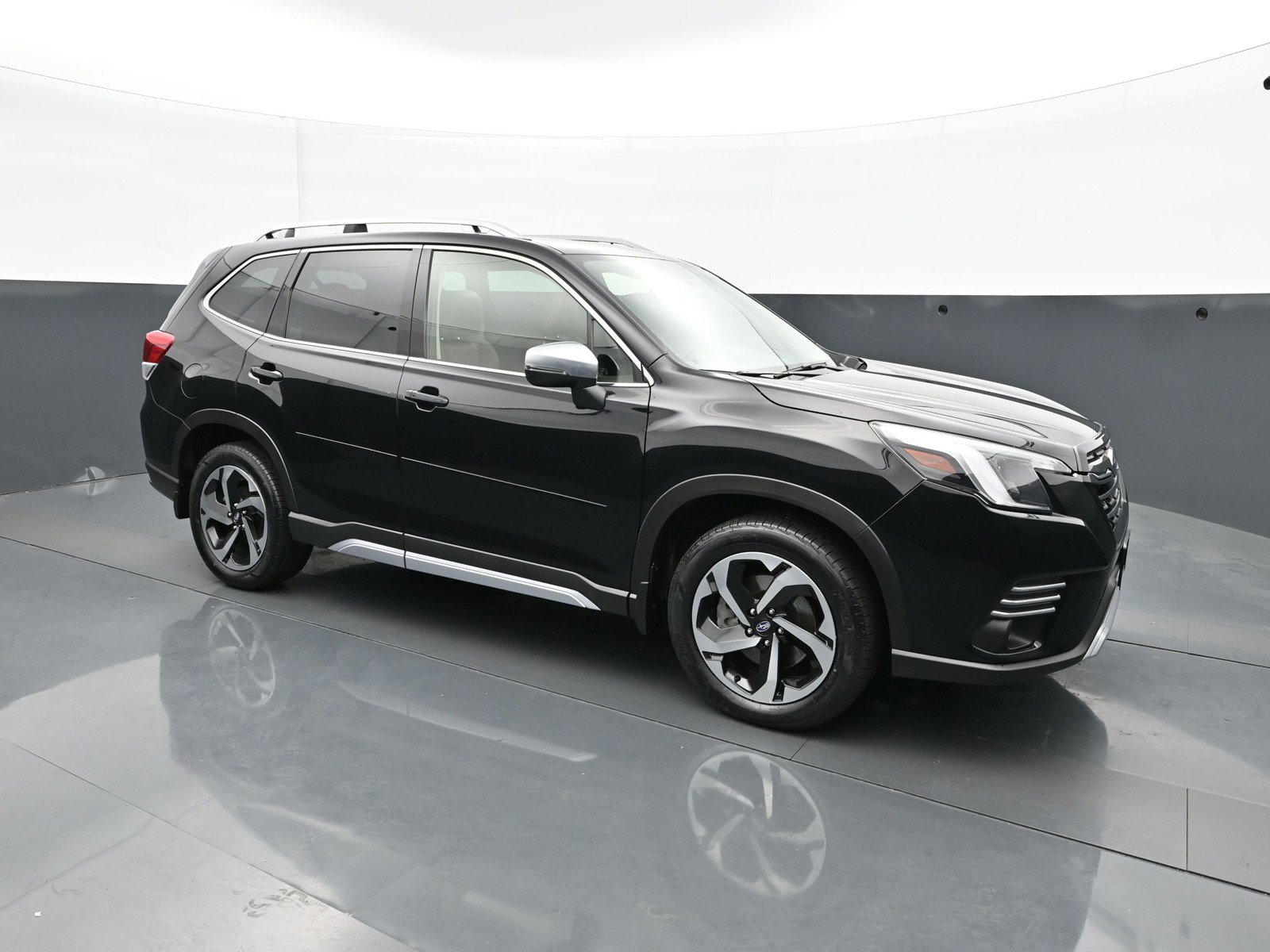 Used 2023 Subaru Forester Touring AWD/4WD image 9