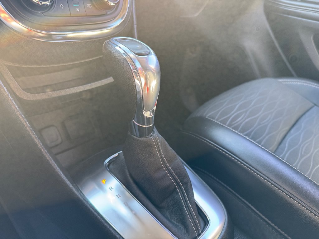 Used 2015 Buick Encore Convenience FWD image 29