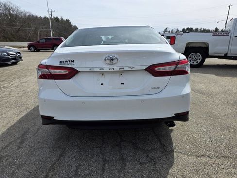 Used 2018 Toyota Camry XLE image 10