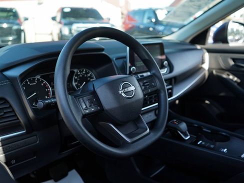 Used 2026 Nissan Rogue S FWD image 5