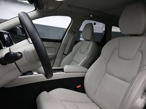 Used 2023 Volvo XC60 B5 Ultimate w/ Climate Package AWD/4WD image 10