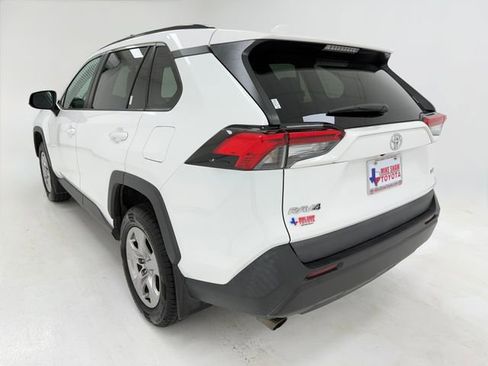 Used 2022 Toyota RAV4 XLE w/ Convenience Package FWD image 38