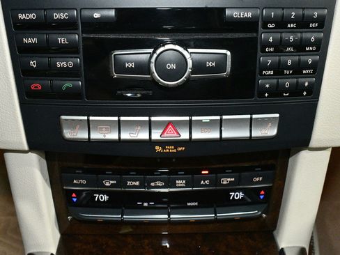 Used 2014 Mercedes-Benz E 350 4MATIC Sedan image 34