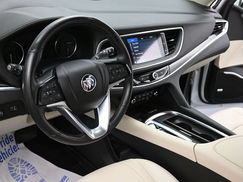 Used 2022 Buick Enclave Avenir w/ Avenir Technology Package AWD/4WD image 17