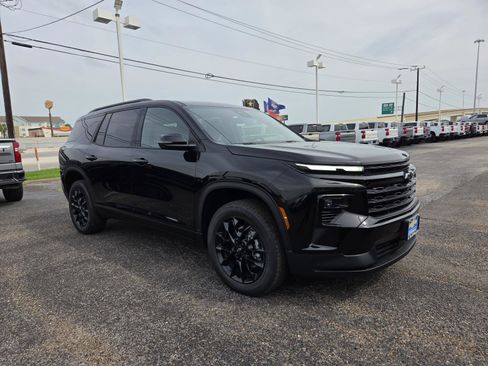 New 2026 Chevrolet Traverse LT w/ Midnight/Sport Edition FWD image 7
