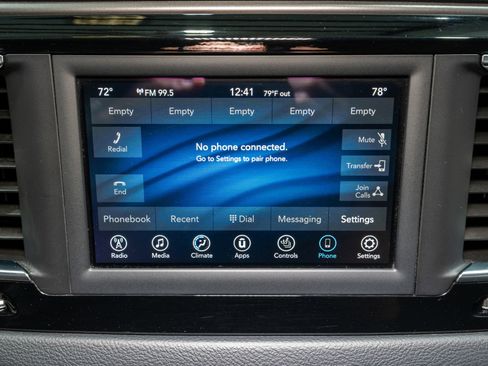 Used 2020 Chrysler Pacifica Touring-L image 18