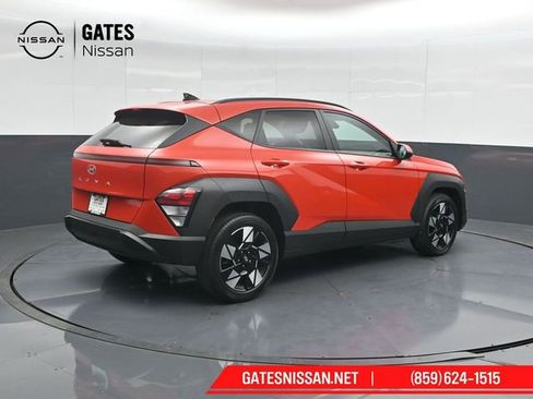Used 2024 Hyundai Kona SEL FWD image 2