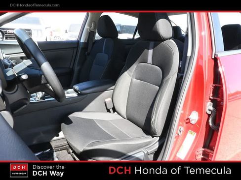 Used 2025 Nissan Sentra SV FWD image 18