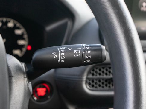 Used 2023 Honda HR-V LX image 23