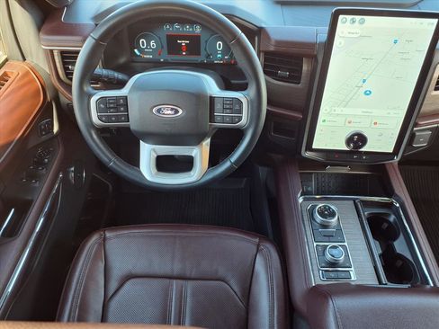 Used 2022 Ford Expedition Max Limited image 5