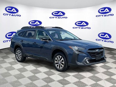 Used 2024 Subaru Outback Premium AWD/4WD image 1