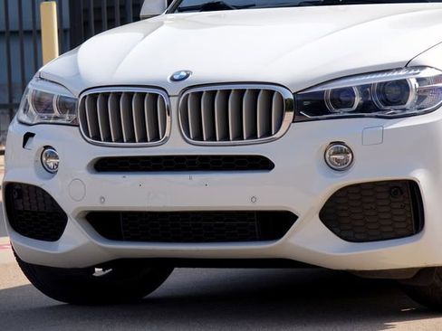 Used 2017 BMW X5 xDrive50i w/ Executive Package image 11