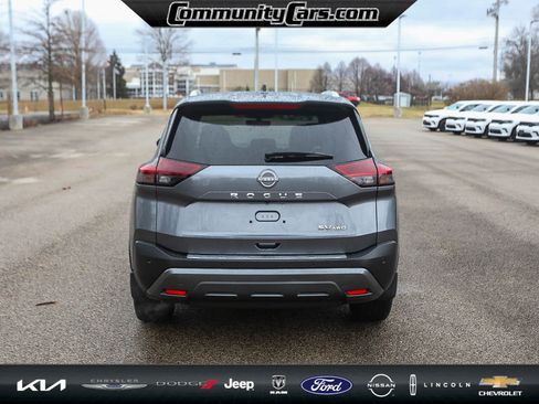 Used 2023 Nissan Rogue SL image 5