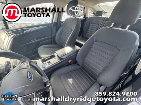 Used 2019 Ford Fusion SE image 10