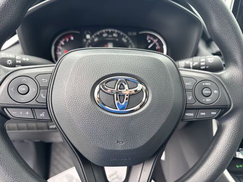 New 2025 Toyota RAV4 XLE w/ Convenience Package FWD image 18