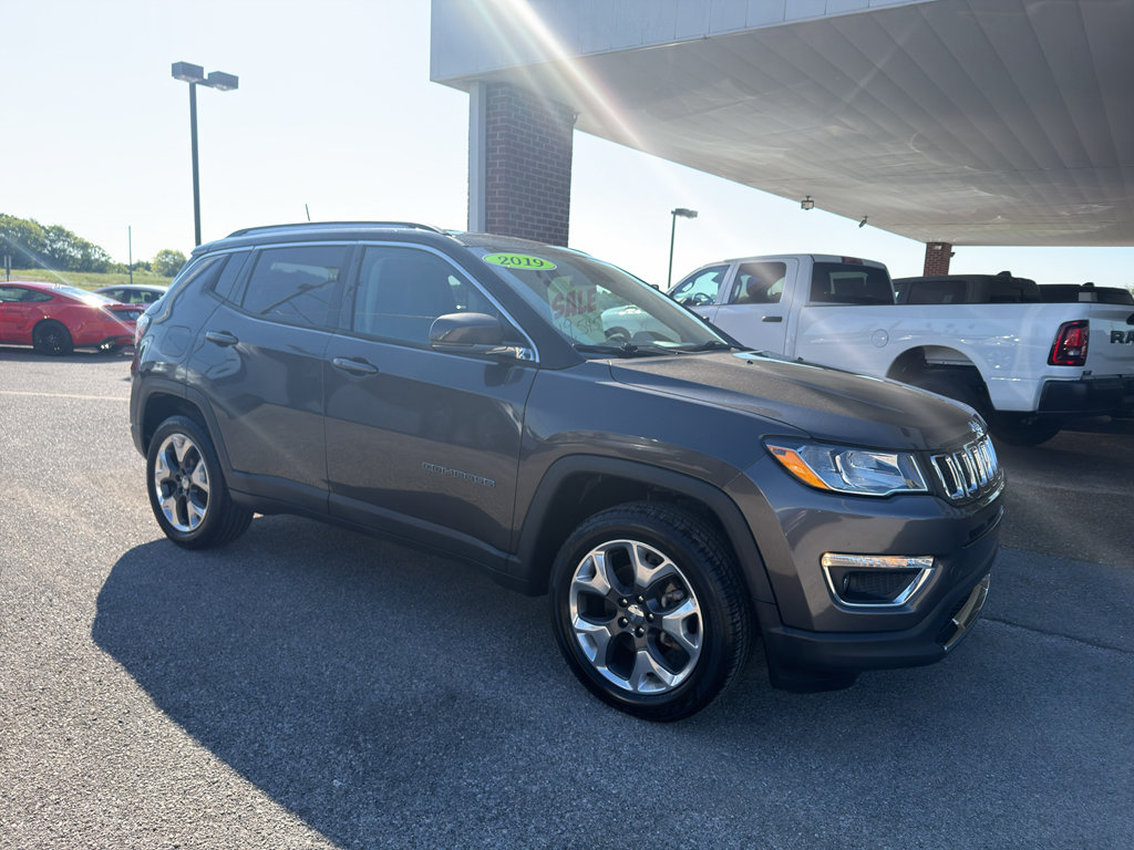 Used 2019 Jeep Compass Limited AWD/4WD image 3