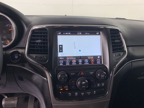 Used 2018 Jeep Grand Cherokee Limited RWD image 25