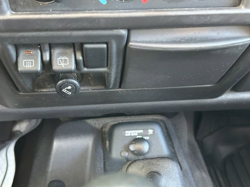 Used 2001 Jeep Wrangler Sport image 28