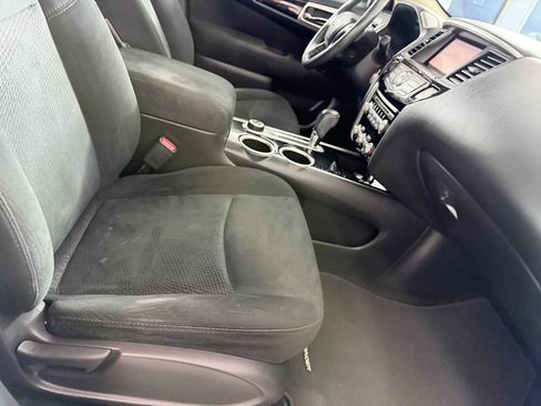 Used 2015 Nissan Pathfinder SV AWD/4WD image 26