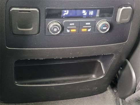 Used 2020 GMC Yukon SLT image 9