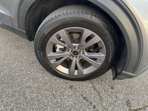 Used 2022 Ford Explorer XLT w/ Equipment Group 202A image 37