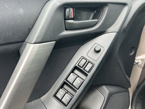 Used 2015 Subaru Forester 2.5i Premium image 11