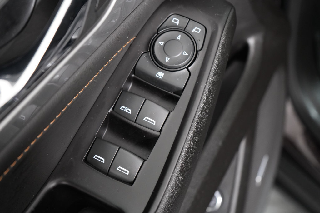 Used 2020 Chevrolet Traverse LT w/ LT Premium Package FWD image 19