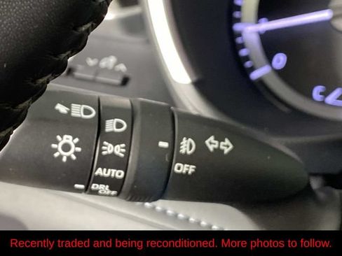 Used 2023 Toyota Highlander XLE AWD/4WD image 18