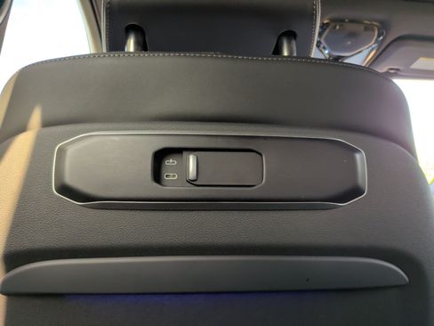 Used 2025 BMW X5 sDrive40i w/ Executive Package RWD image 35
