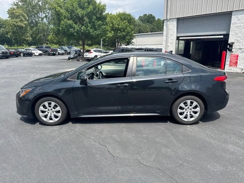 Used 2021 Toyota Corolla LE FWD image 8