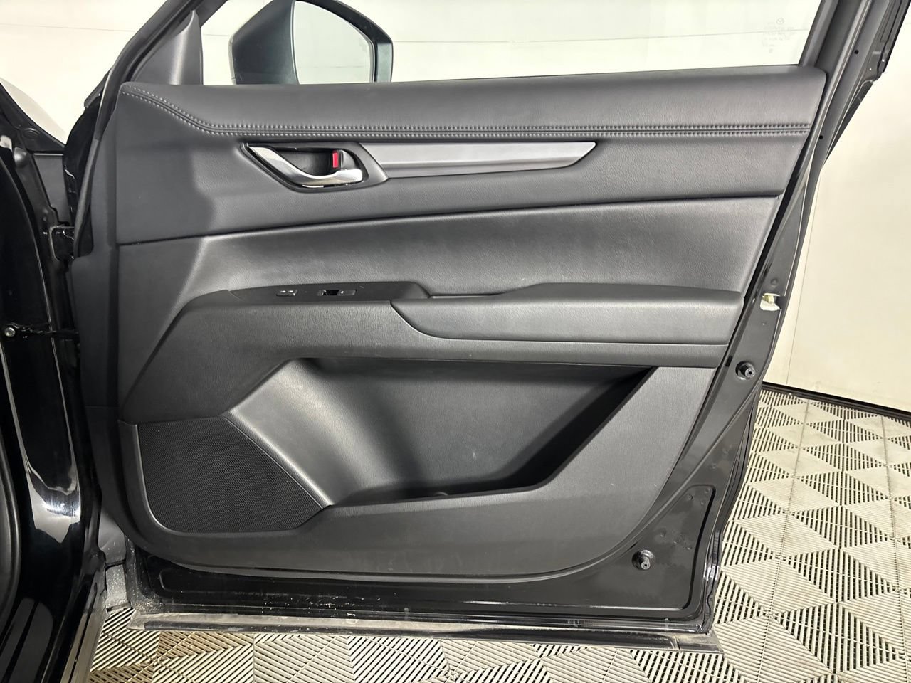 Used 2025 MAZDA CX-5 AWD 2.5 S w/ Preferred Package image 32