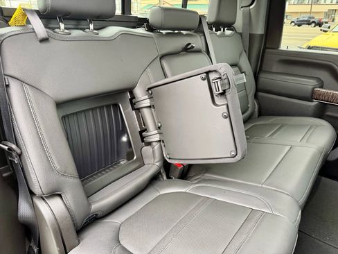 Used 2020 GMC Sierra 2500 Denali w/ Denali Ultimate Package image 24