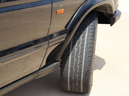 Used 2004 Land Rover Discovery SE image 64