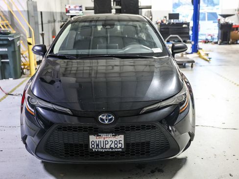 Used 2021 Toyota Corolla LE w/ Carpet Mat Package (TMS) FWD image 2