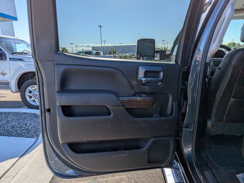 Used 2017 GMC Sierra 3500 Denali w/ Duramax Plus Package AWD/4WD image 30