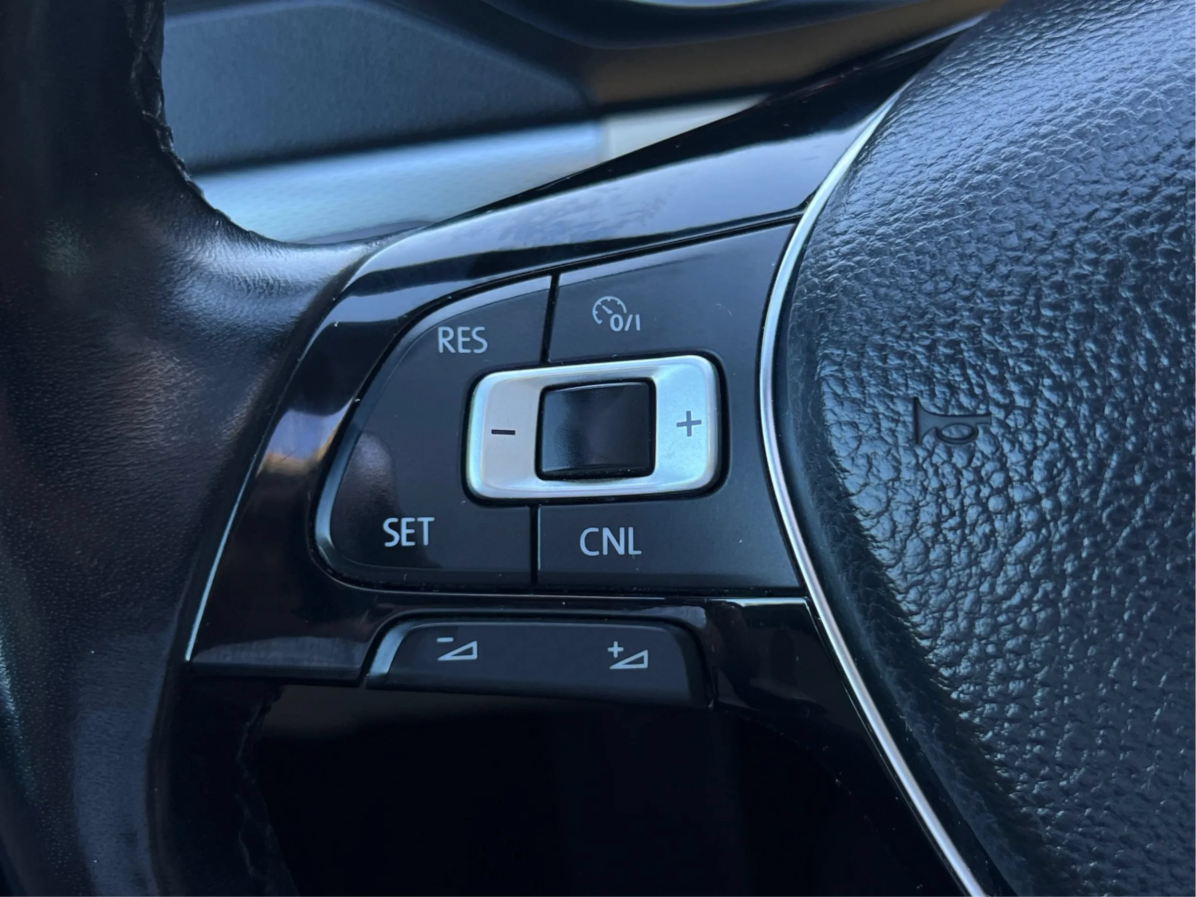 Used 2017 Volkswagen Jetta SE FWD image 36