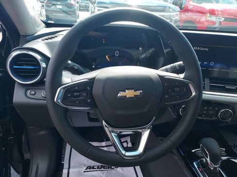 New 2026 Chevrolet Trax LT w/ LT Convenience Package FWD image 17