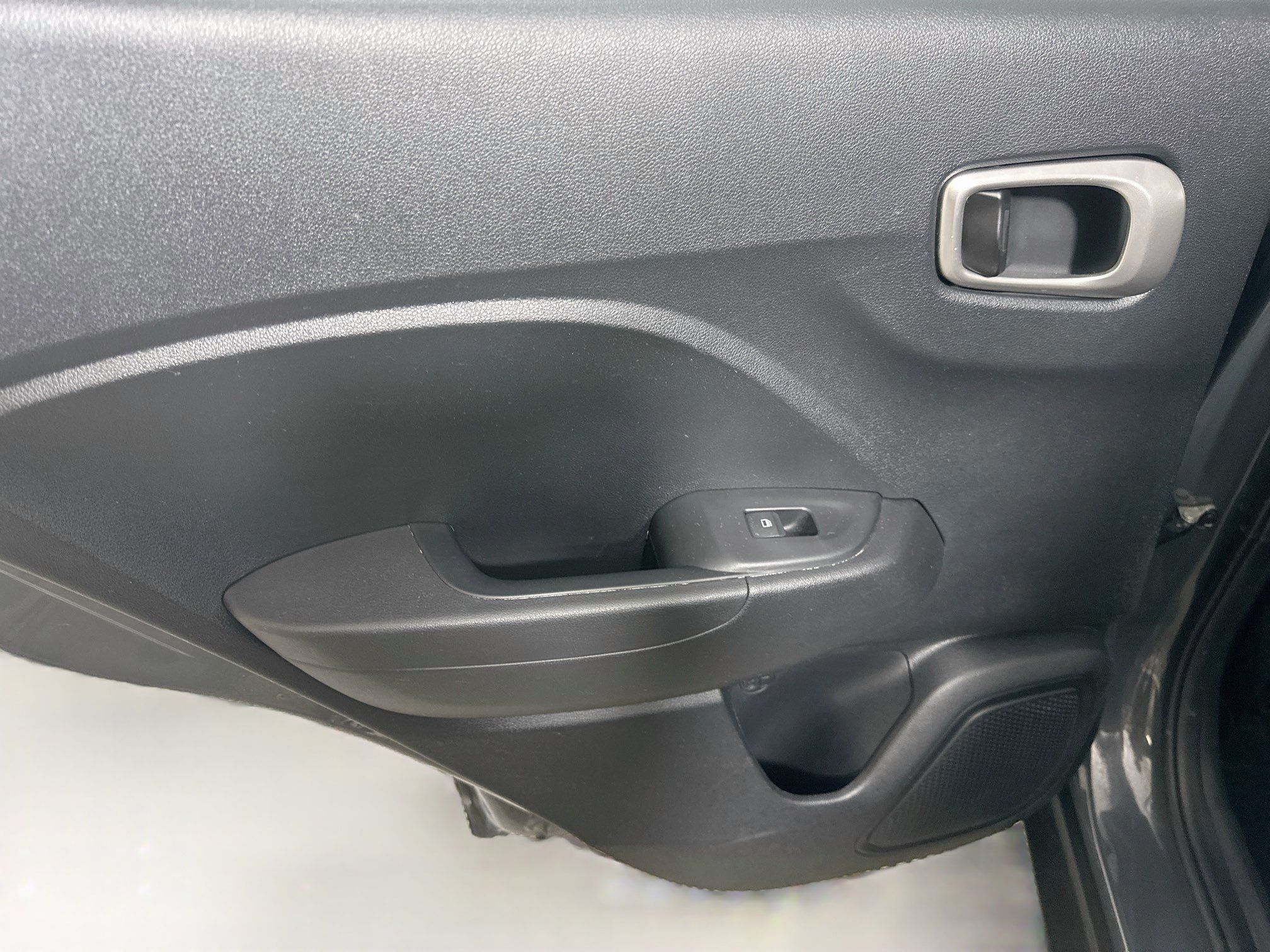 Used 2025 Hyundai Venue SEL FWD image 25